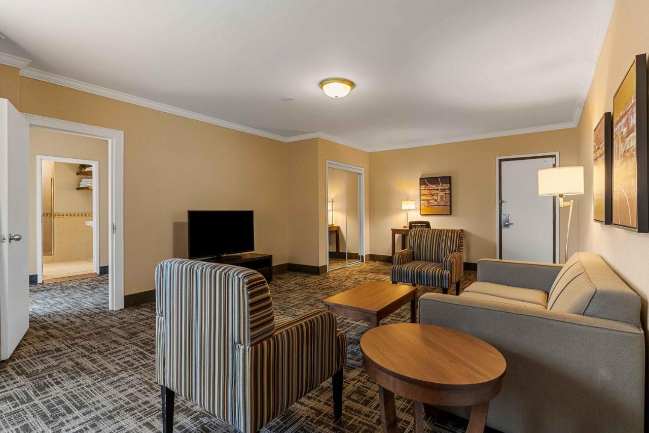 Best Western Ville-Marie Hotel & Suites Монреаль Экстерьер фото