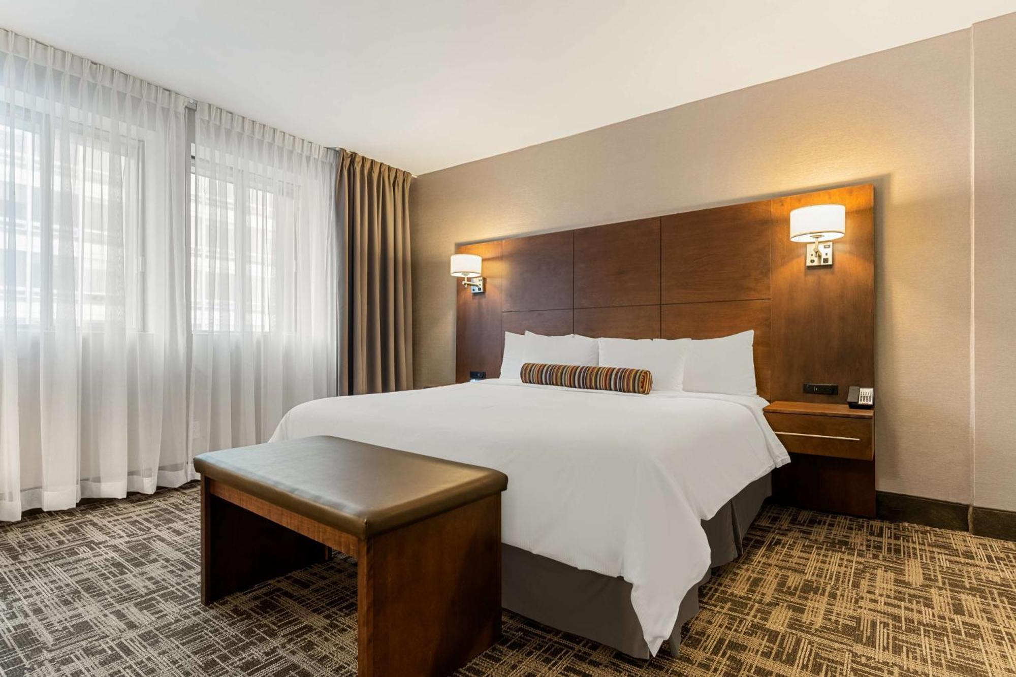 Best Western Ville-Marie Hotel & Suites Монреаль Экстерьер фото