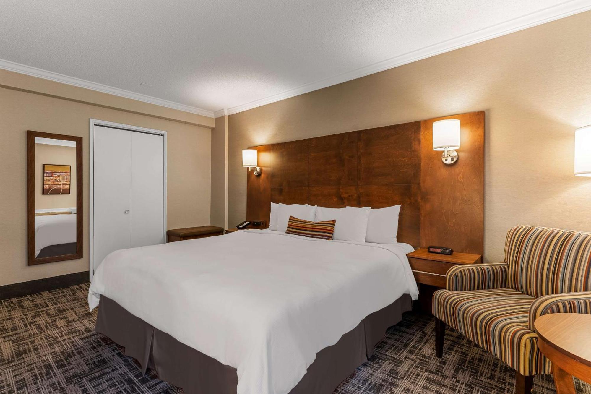 Best Western Ville-Marie Hotel & Suites Монреаль Экстерьер фото