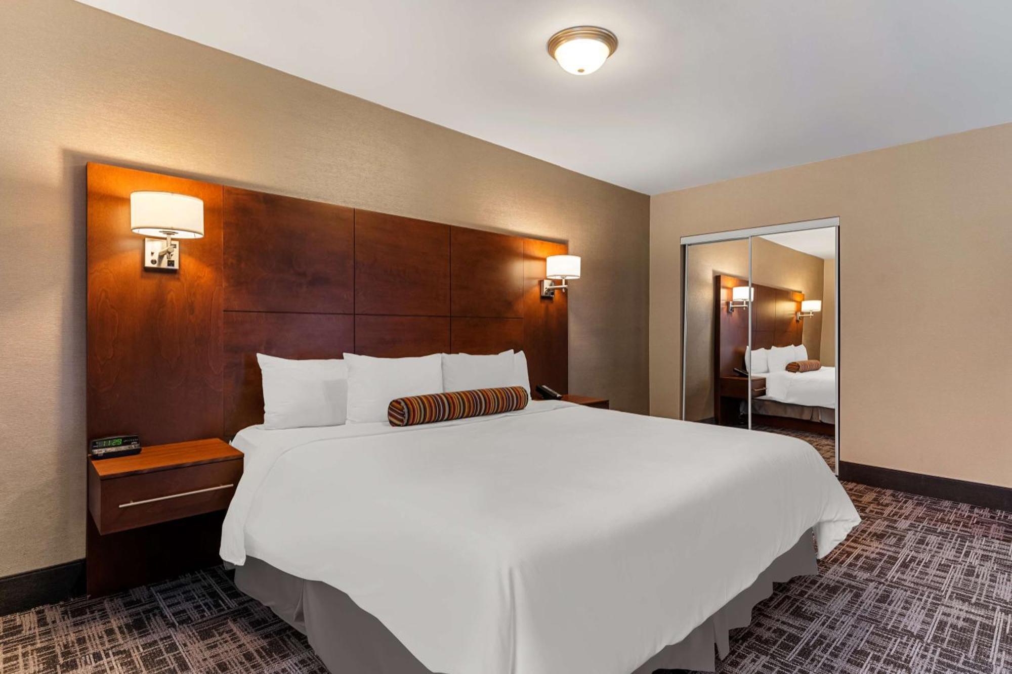 Best Western Ville-Marie Hotel & Suites Монреаль Экстерьер фото