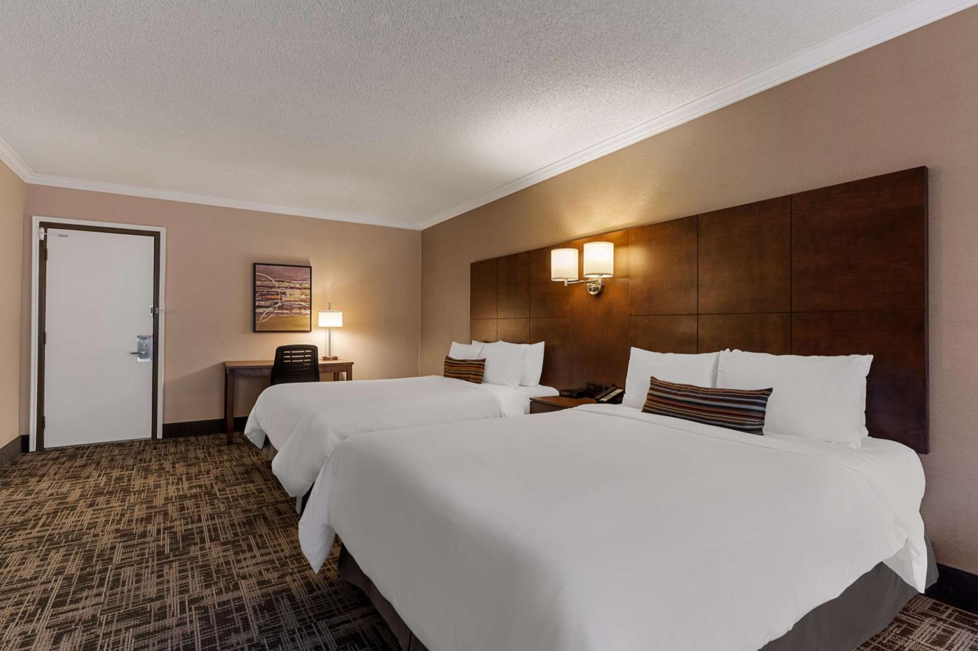 Best Western Ville-Marie Hotel & Suites Монреаль Экстерьер фото