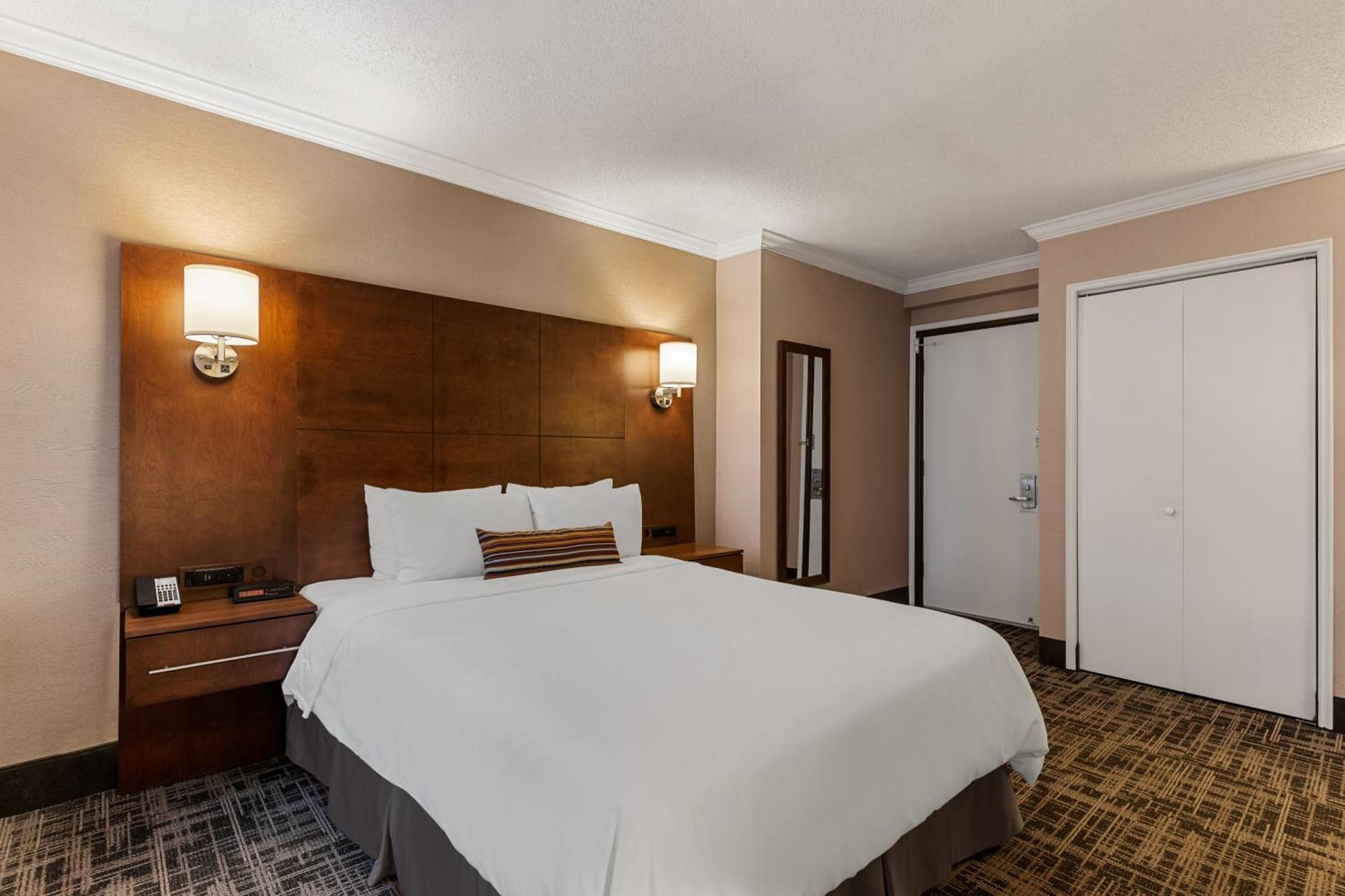 Best Western Ville-Marie Hotel & Suites Монреаль Экстерьер фото